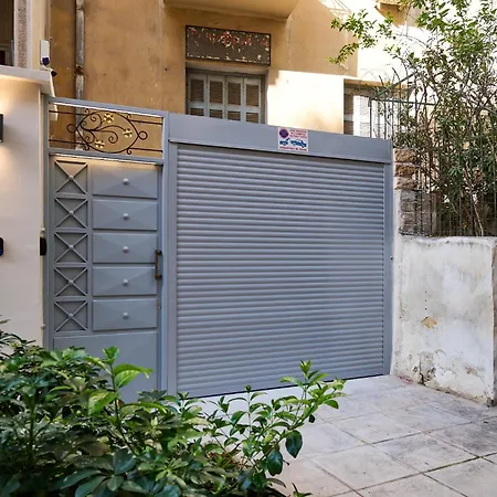 Panos City Apartment - Private Parking For Motorcycles-3